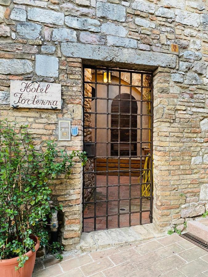 Hotel La Fortezza Асизи Екстериор снимка
