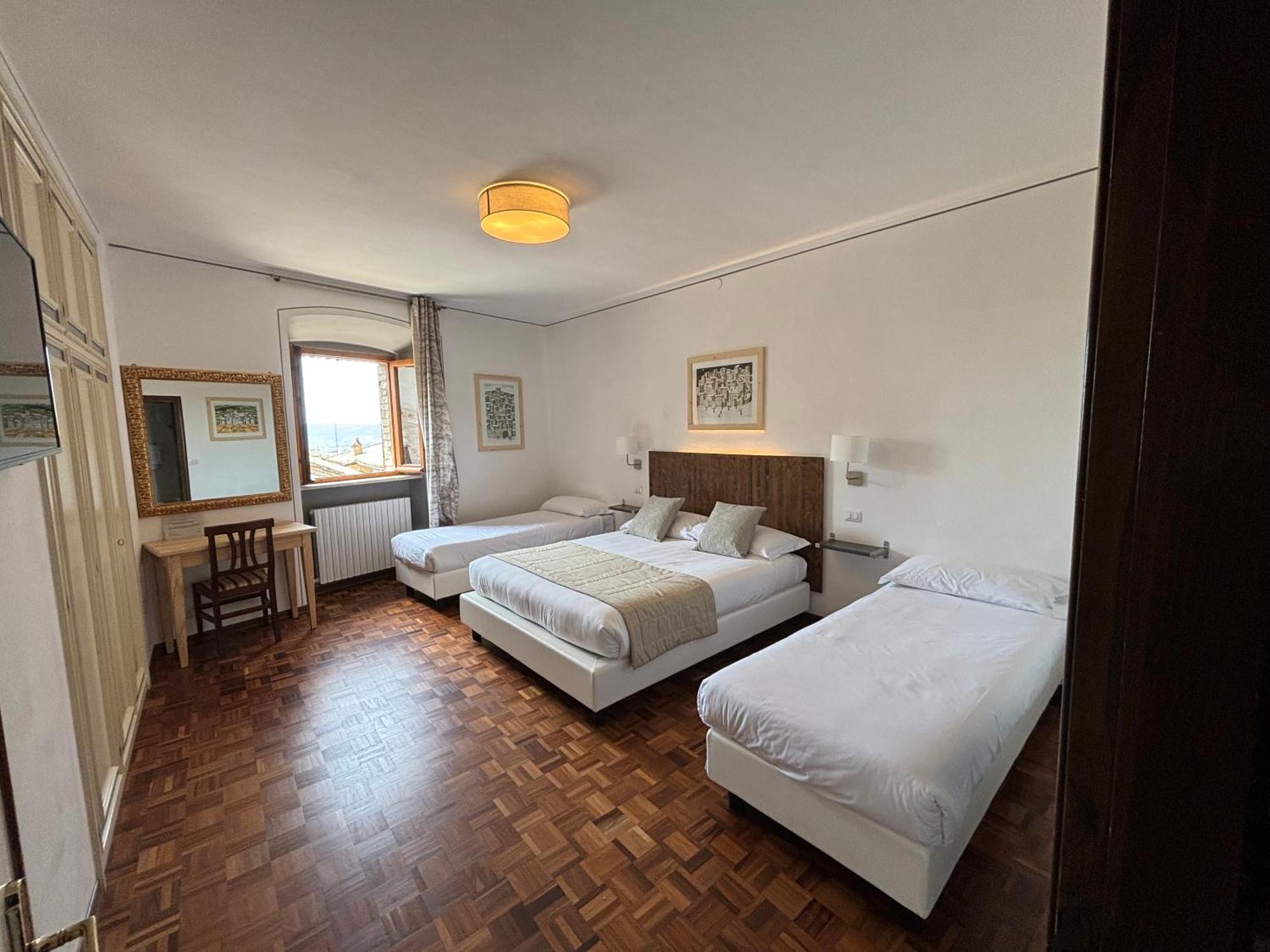 Hotel La Fortezza Асизи Екстериор снимка