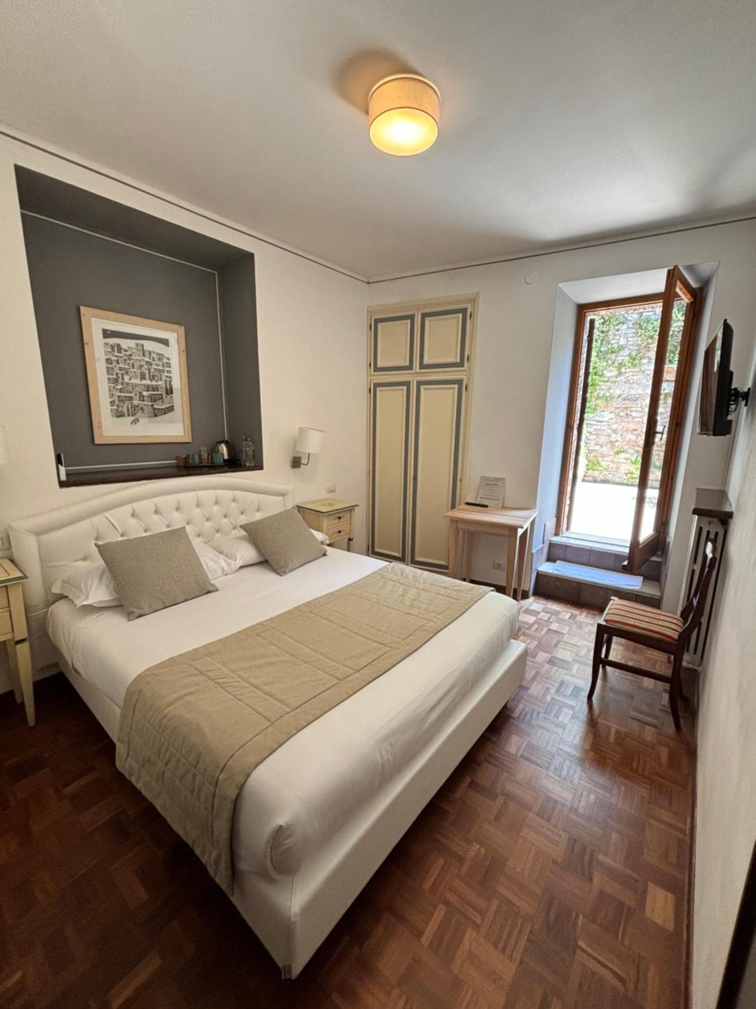 Hotel La Fortezza Асизи Екстериор снимка