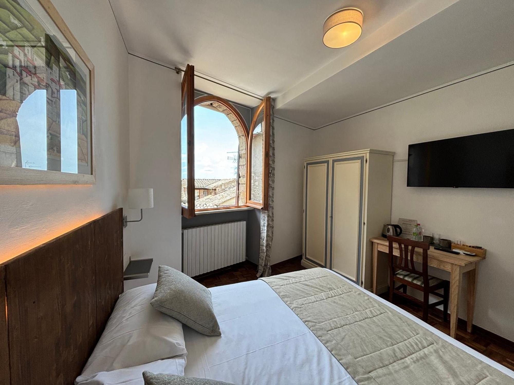 Hotel La Fortezza Асизи Екстериор снимка